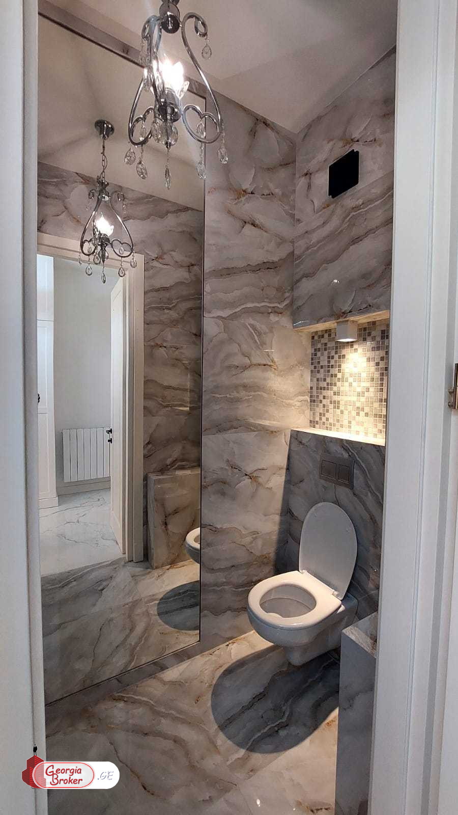 продается квартира с новым ремонтом 4-комнаты