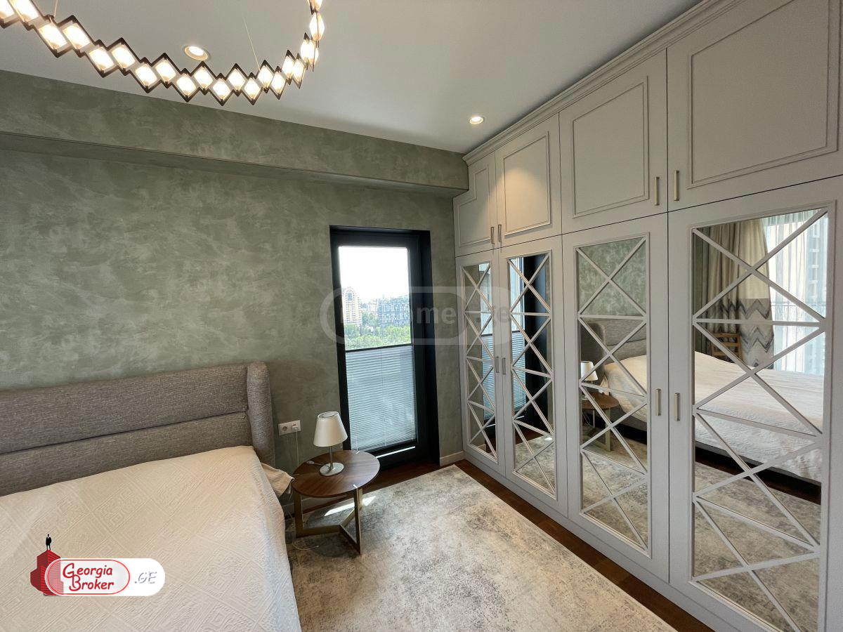 nearly repaired 5-room apartment for sale