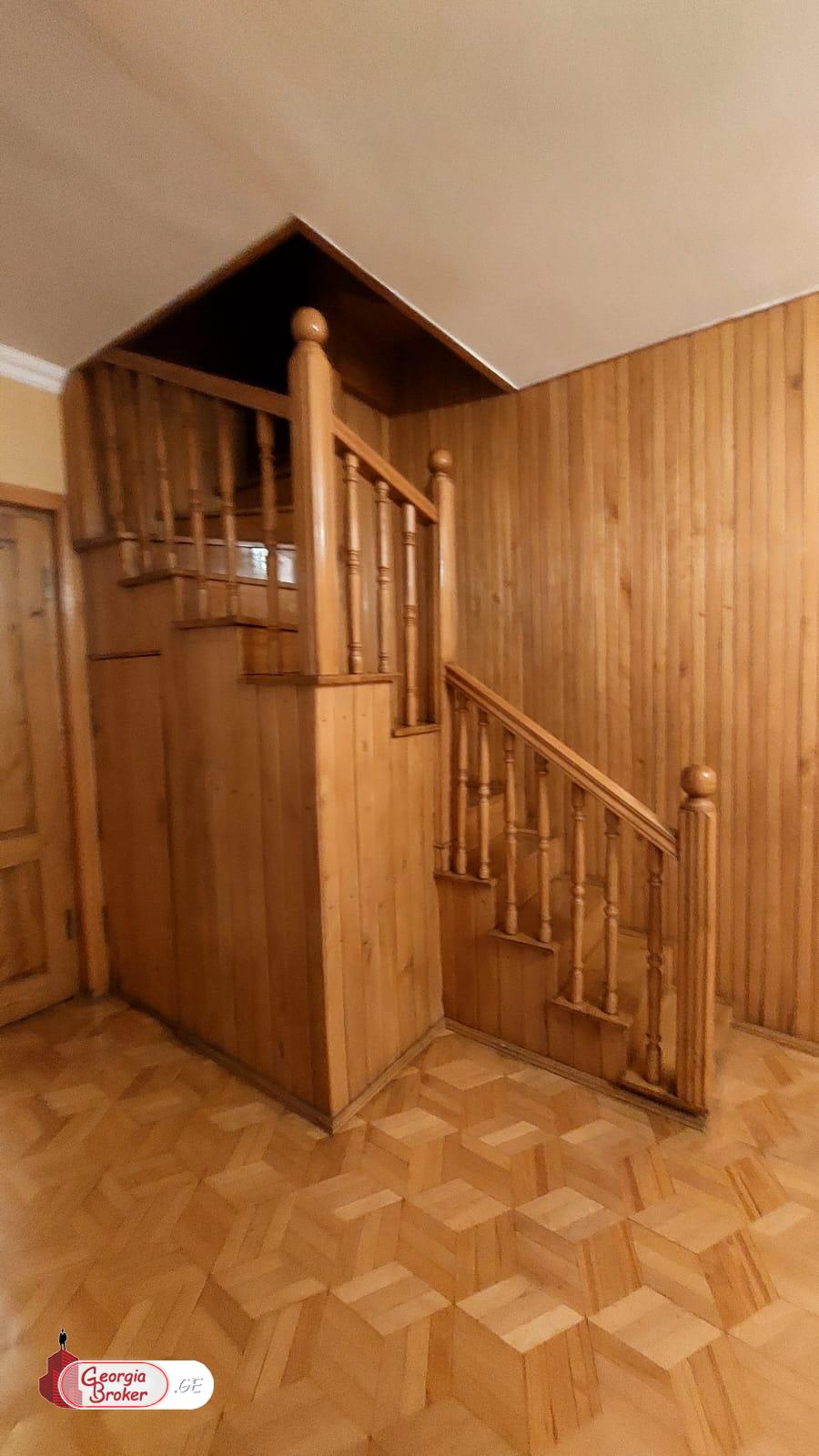 в аренду офис с новым ремонтом 7-комнат