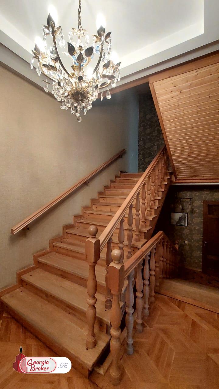 ქირავდება ახალი გარემონტებული 10 ოთახიანი სახლი ლოტკინზე