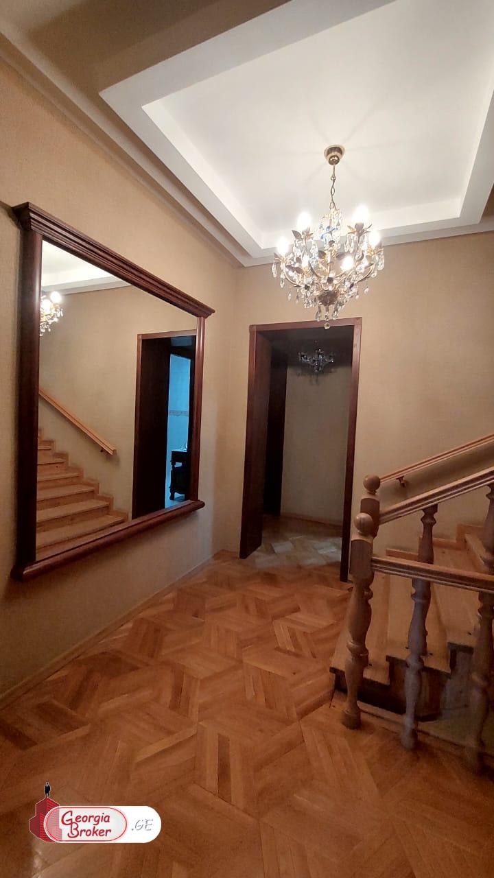 ქირავდება ახალი გარემონტებული 10 ოთახიანი სახლი ლოტკინზე