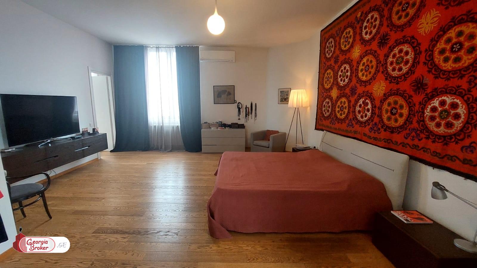 nearly repaired 8-room apartment for sale