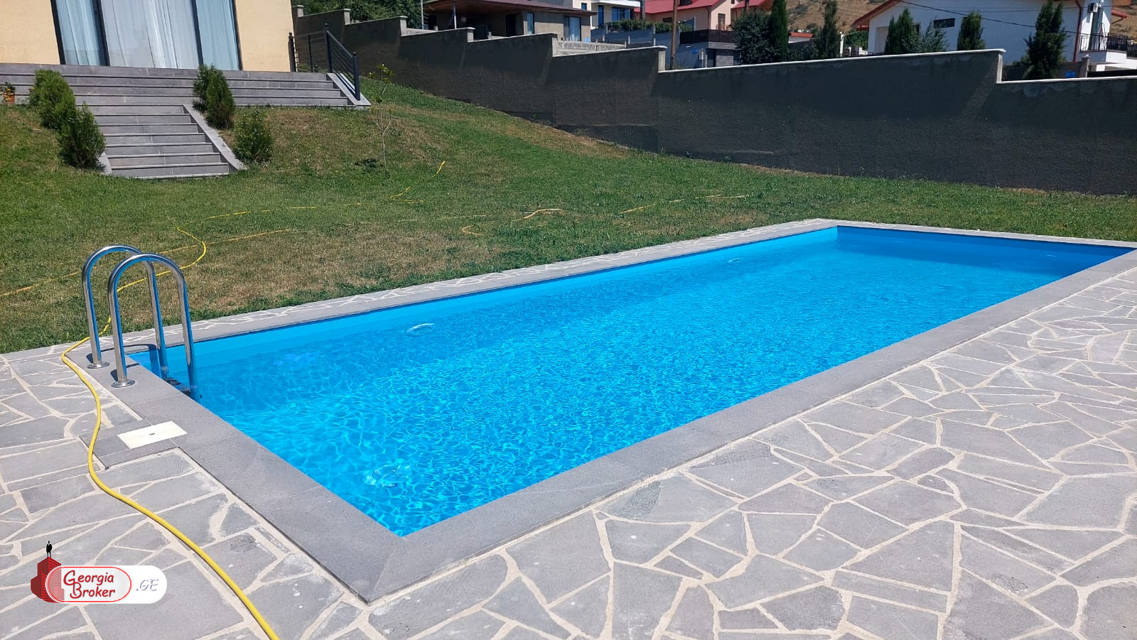 nearly repaired 7-room house for rent