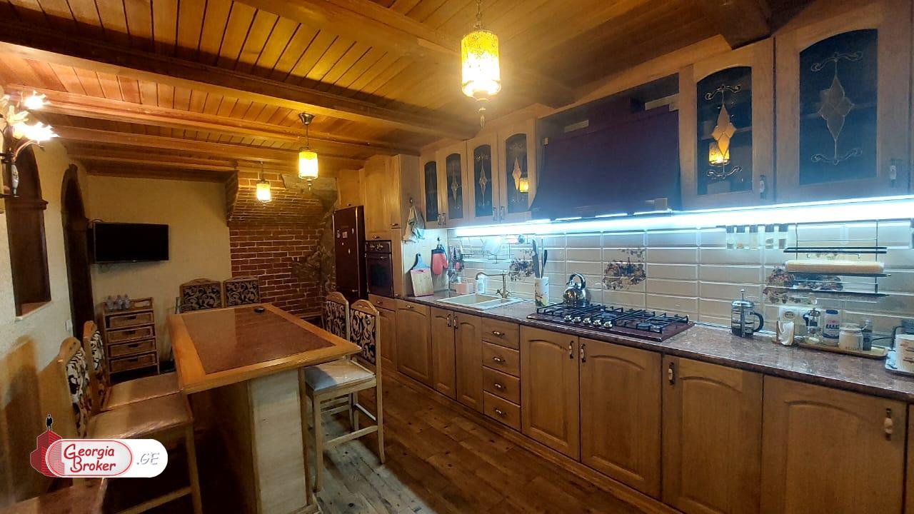 ქირავდება ახალი გარემონტებული 10 ოთახიანი სახლი ლოტკინზე