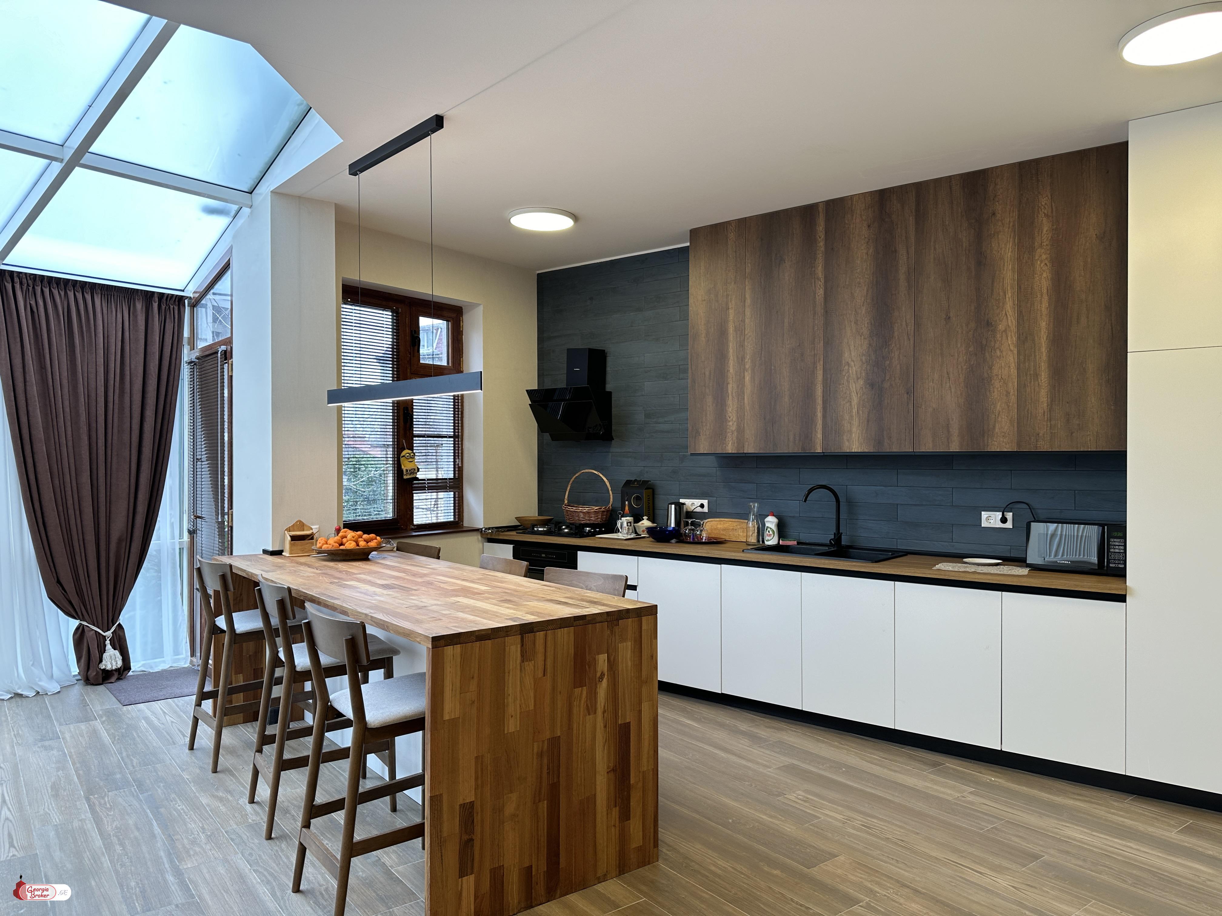 nearly repaired 5-room apartment for rent