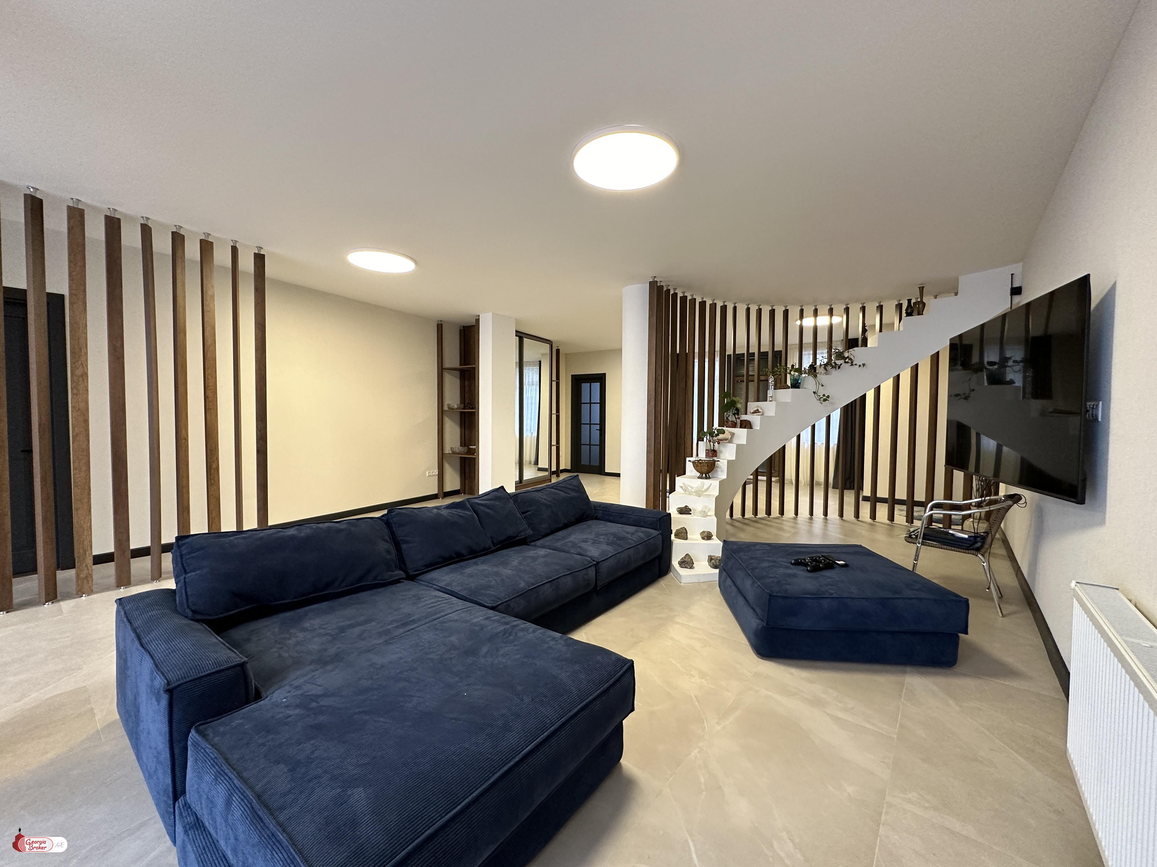 nearly repaired 5-room apartment for rent