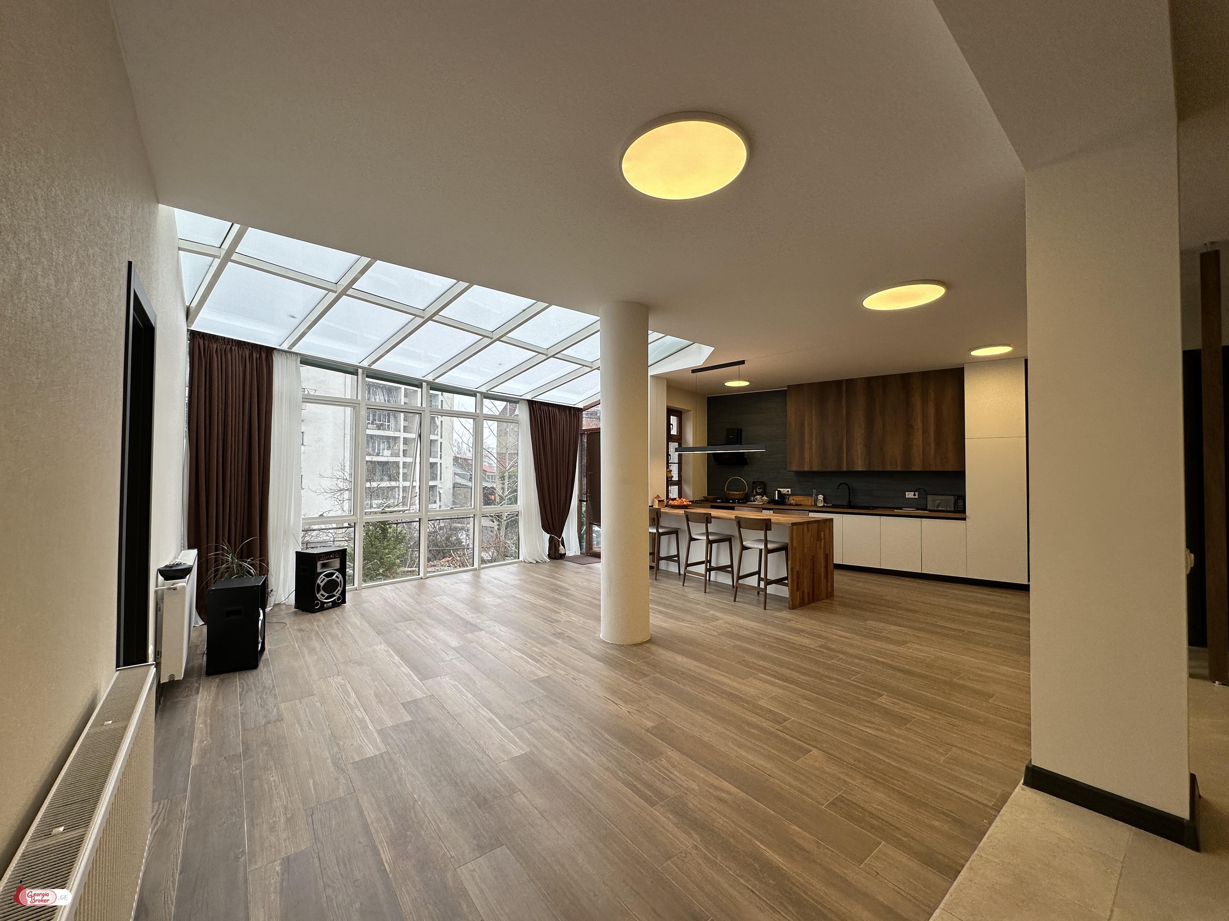 nearly repaired 5-room apartment for rent