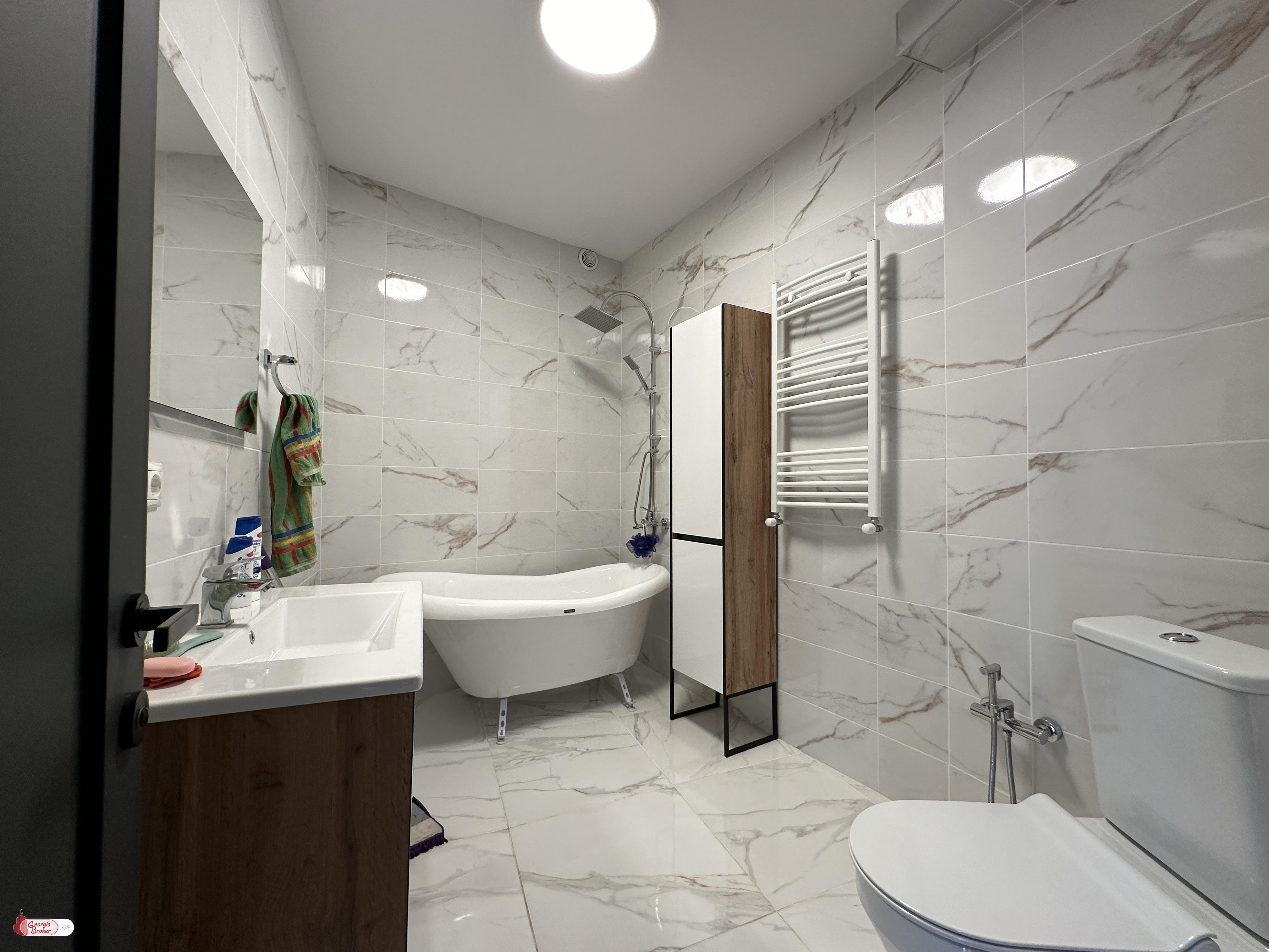 nearly repaired 5-room apartment for rent