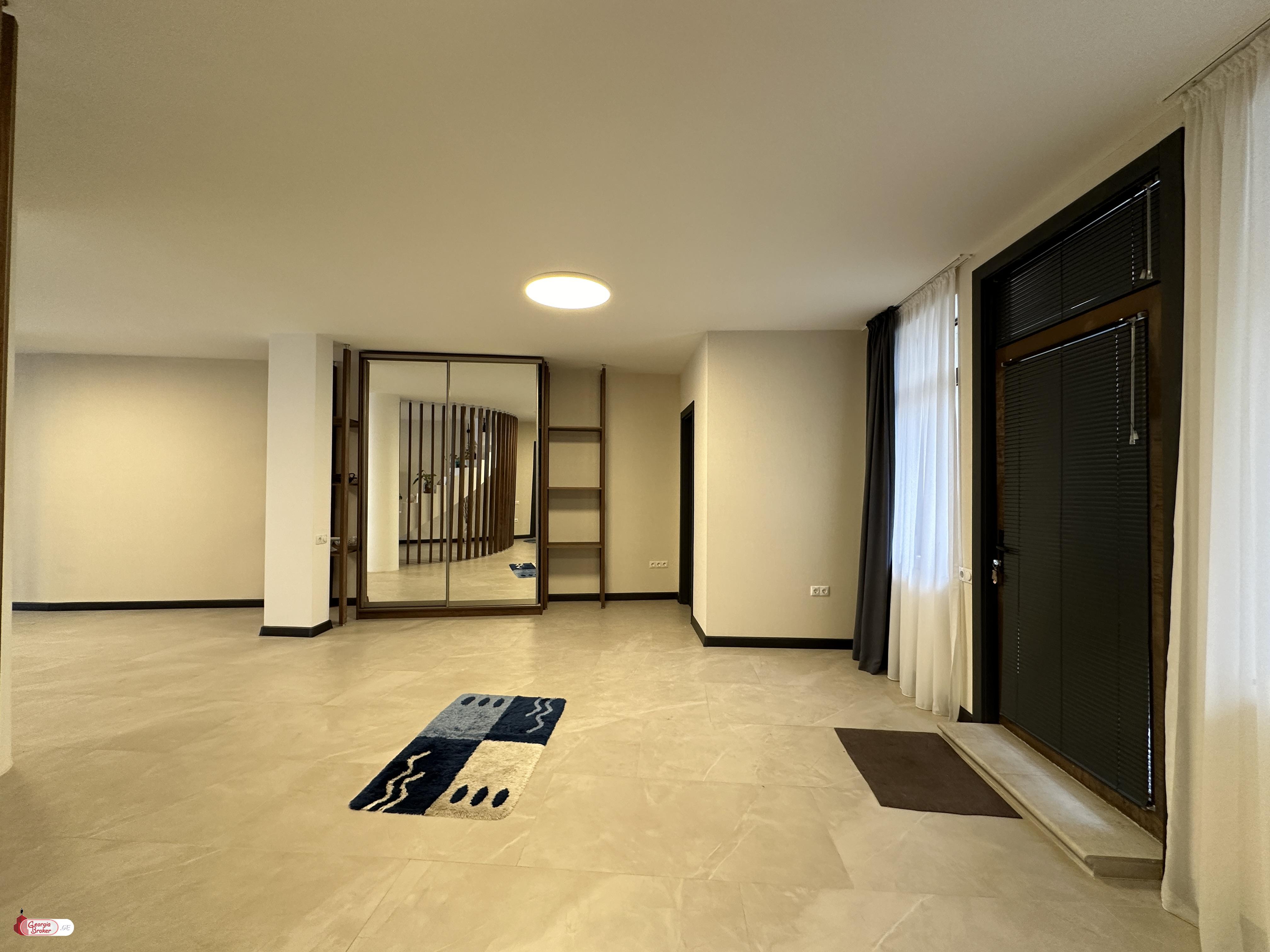 nearly repaired 5-room apartment for rent