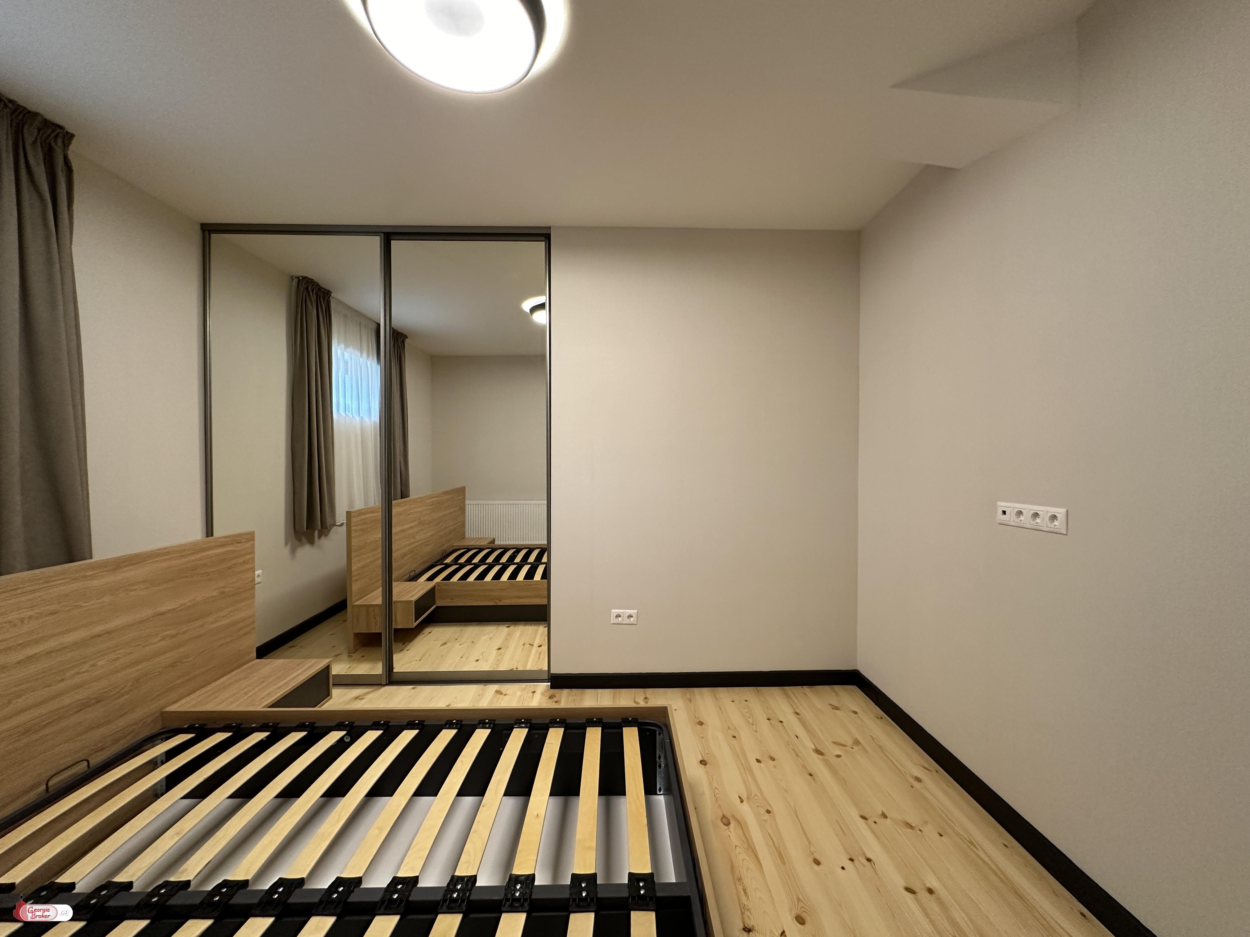 nearly repaired 5-room apartment for rent