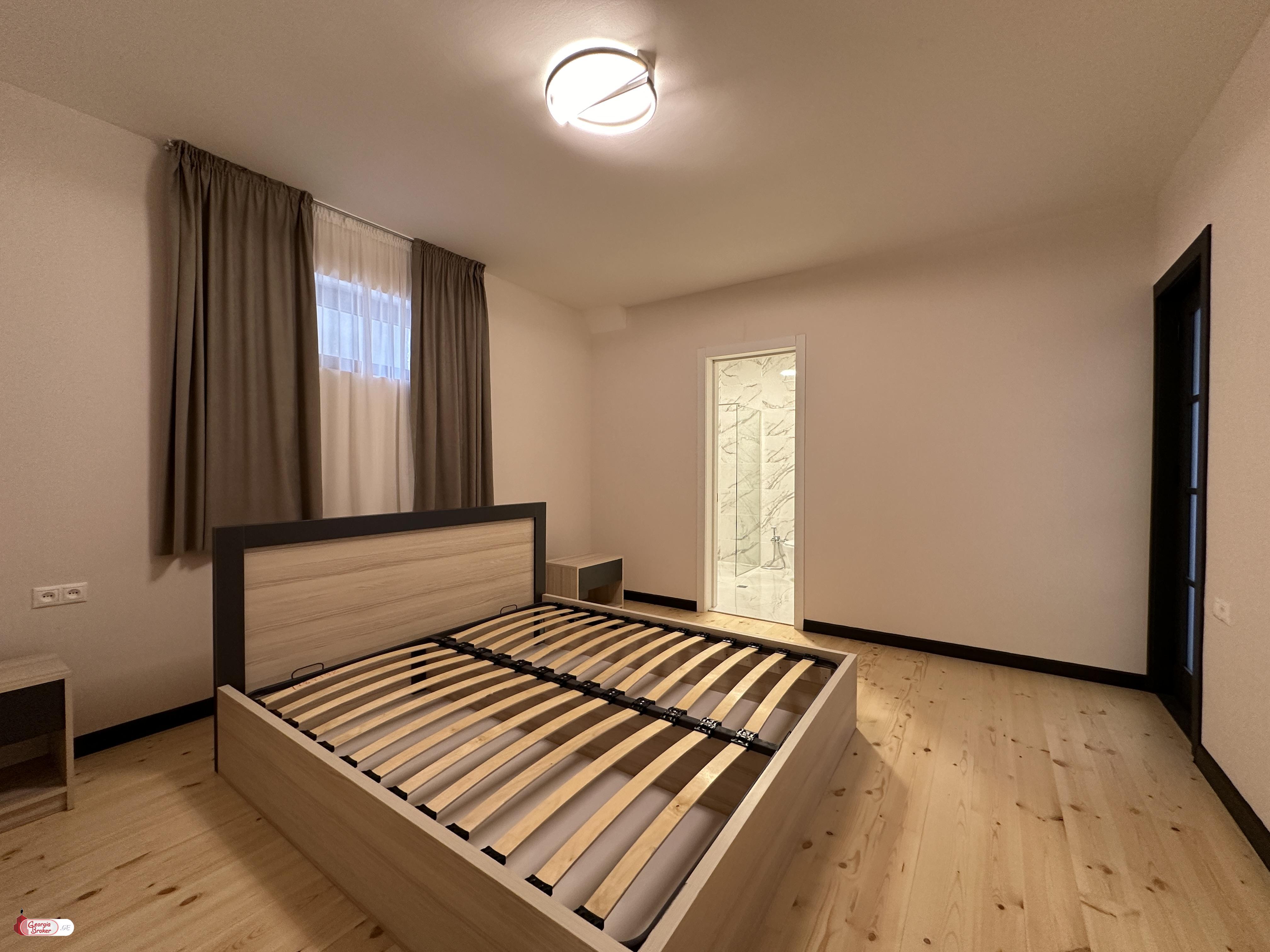 nearly repaired 5-room apartment for rent