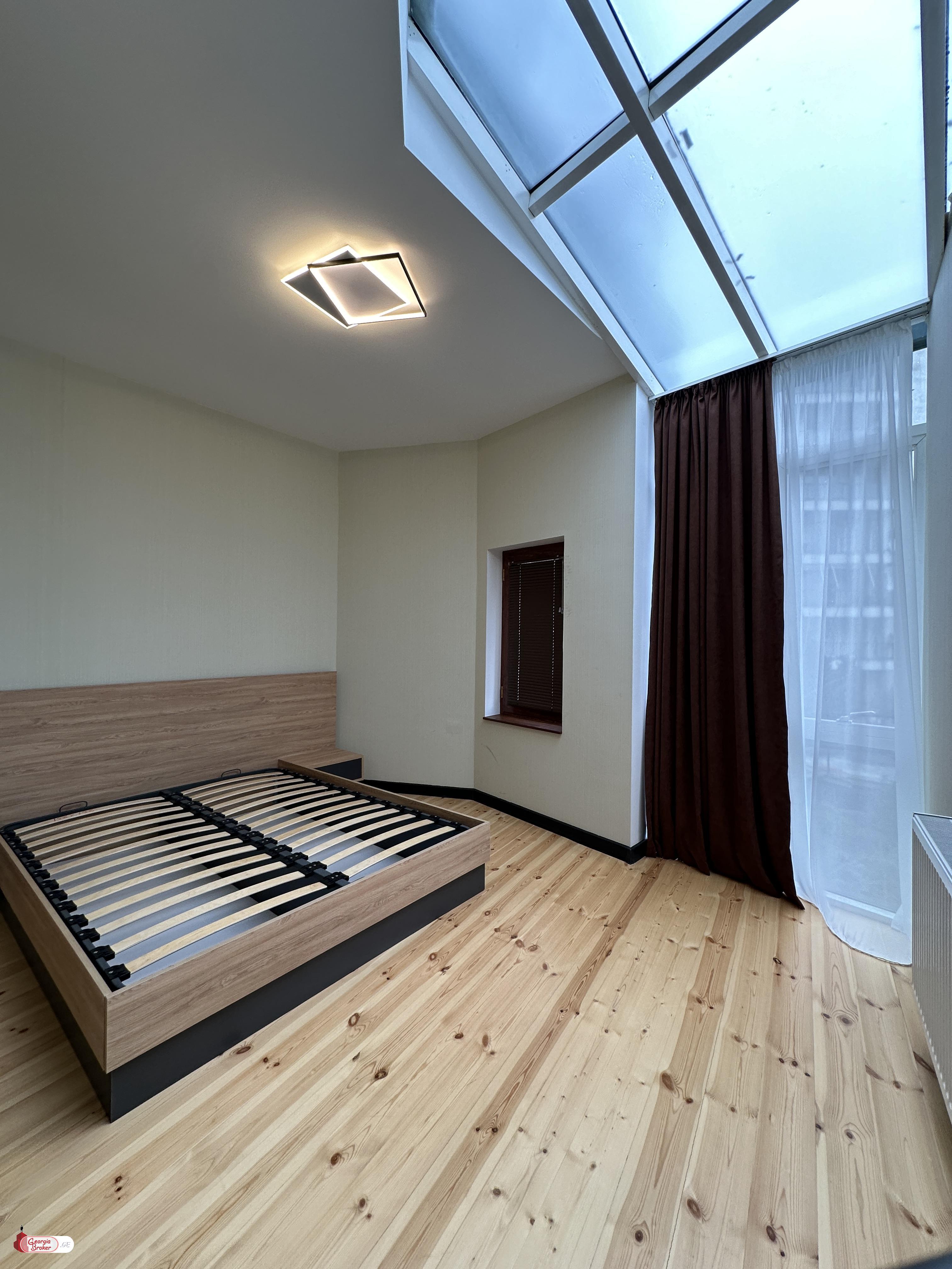 nearly repaired 5-room apartment for rent