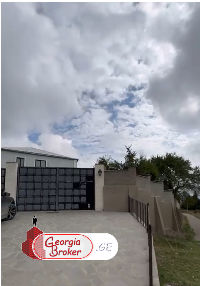 nearly repaired 9-room house for sale