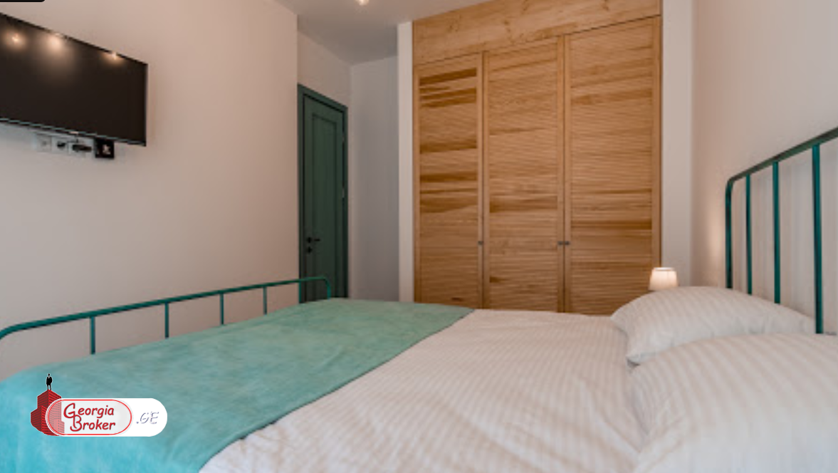 в аренду квартира с новым ремонтом 3-комнаты