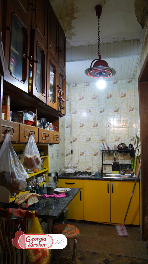 продается офис без ремонта 7-комнат