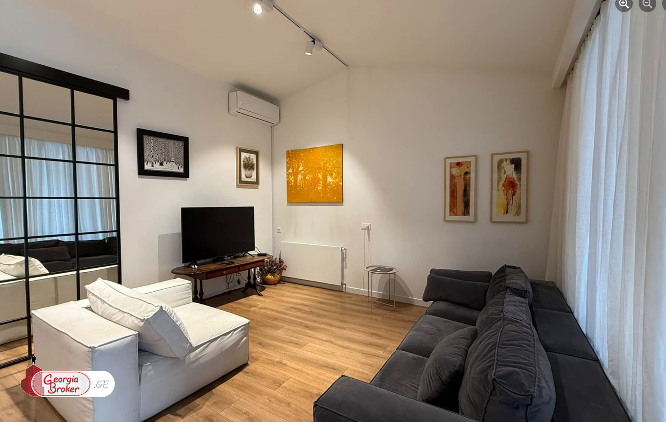 იყიდება ახალი გარემონტებული 4 ოთახიანი ბინა სოლოლაკში