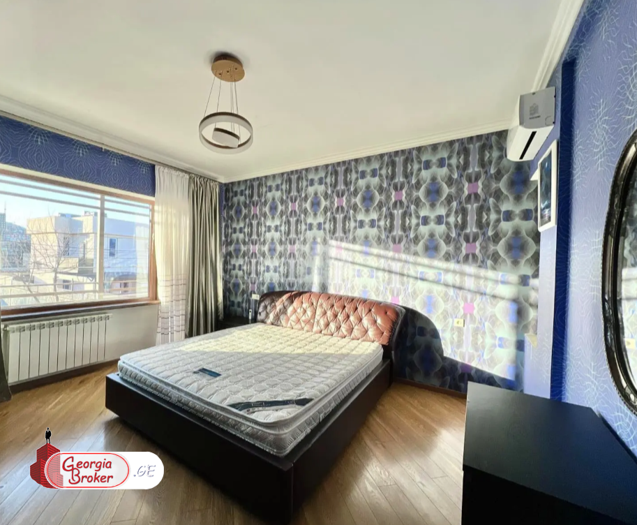 nearly repaired 8-room house for rent