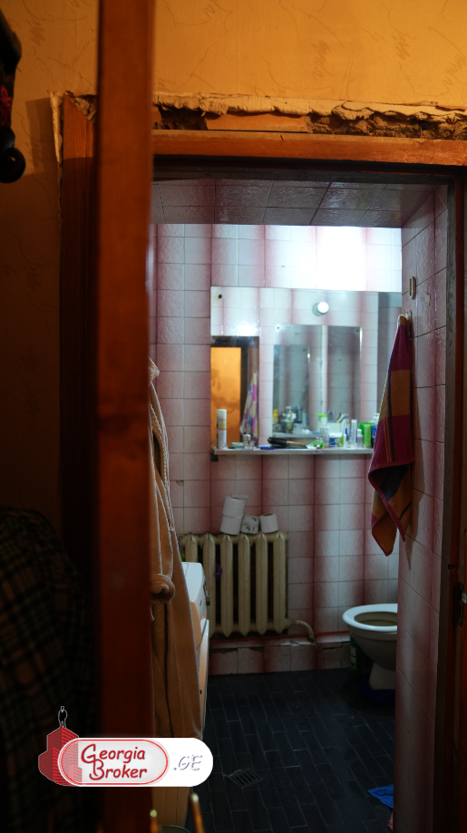 продается офис без ремонта 7-комнат