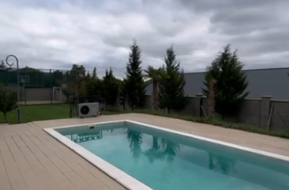 nearly repaired 9-room house for sale