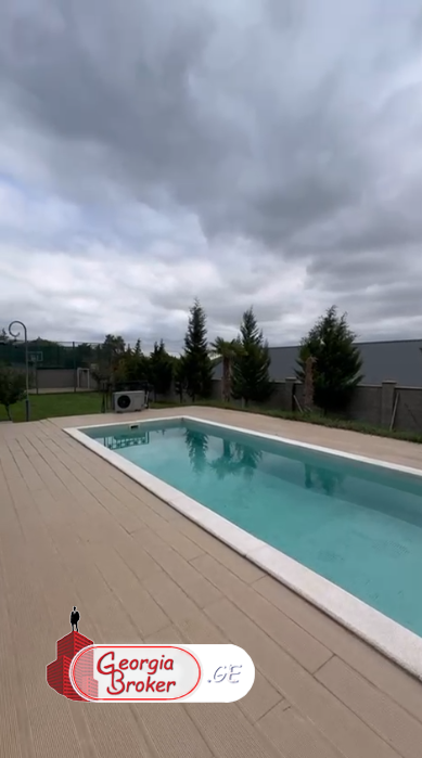 nearly repaired 9-room house for sale