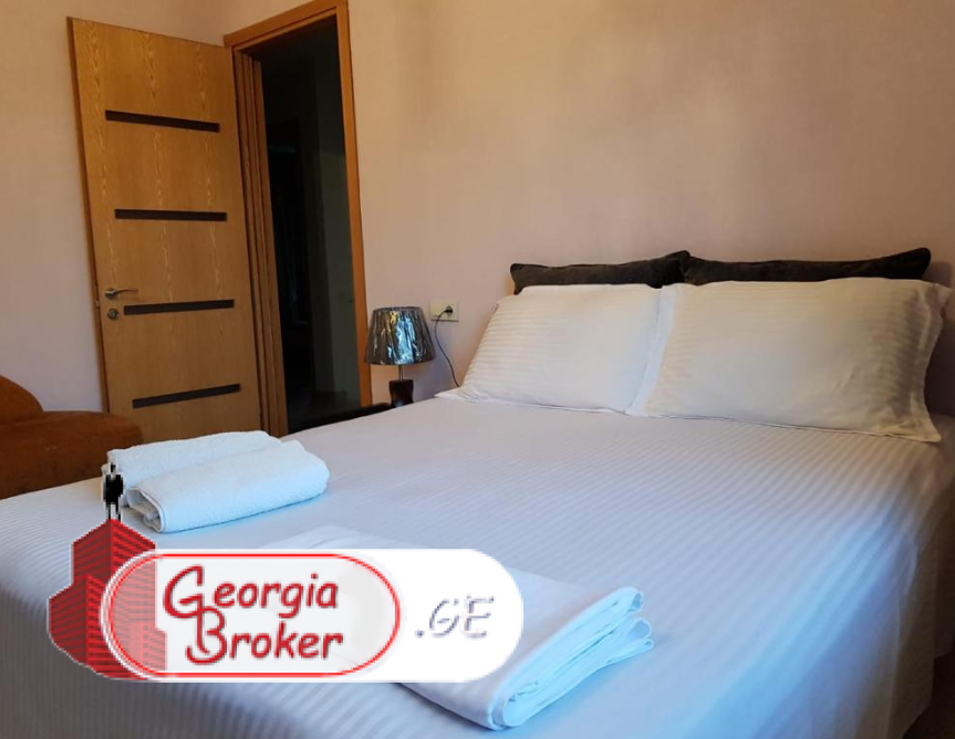 nearly repaired 8-room house for rent