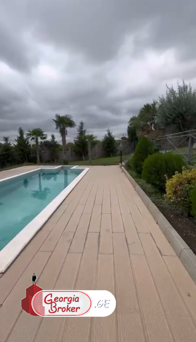 nearly repaired 9-room house for sale