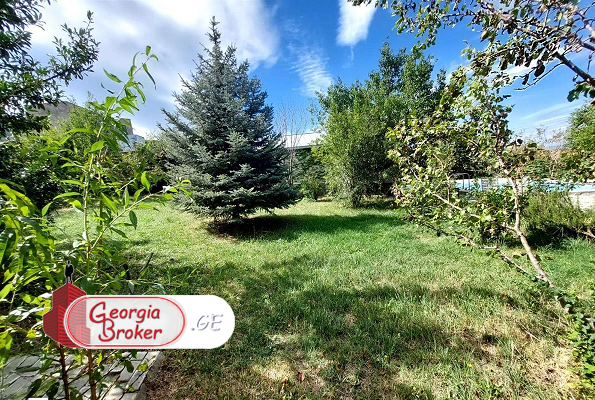 nearly repaired 7-room house for rent