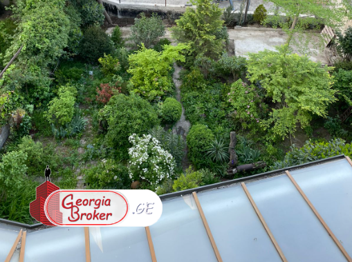 nearly repaired 5-room apartment for rent