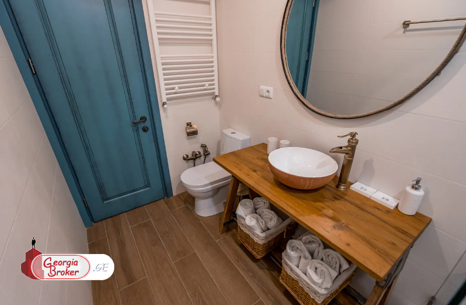 в аренду квартира с новым ремонтом 3-комнаты