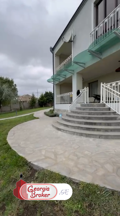 nearly repaired 9-room house for sale