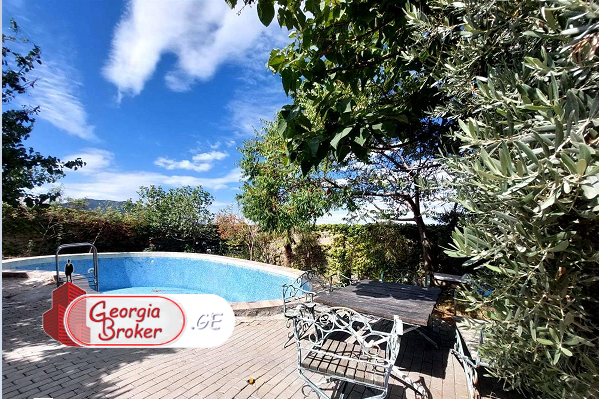 nearly repaired 7-room house for rent