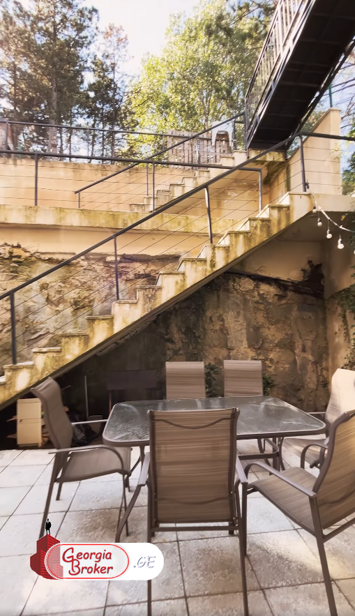 nearly repaired 7-room house for sale