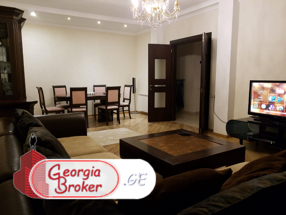 nearly repaired 8-room house for rent