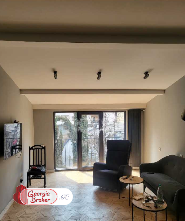 იყიდება სარემონტო კომერციული ფართი მიცკევიჩზე