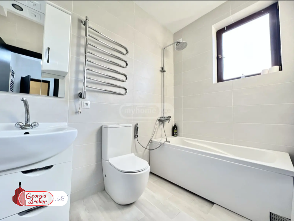 nearly repaired 8-room house for rent