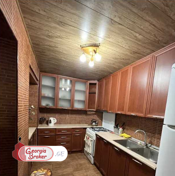 იყიდება სარემონტო კომერციული ფართი მიცკევიჩზე