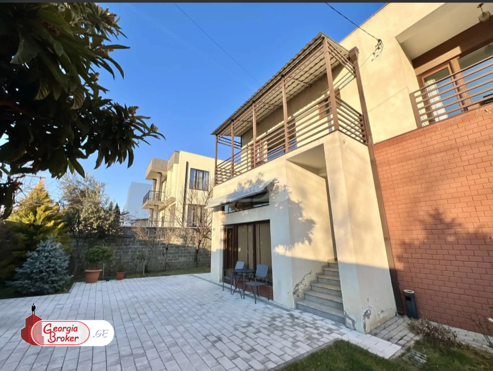 nearly repaired 8-room house for rent