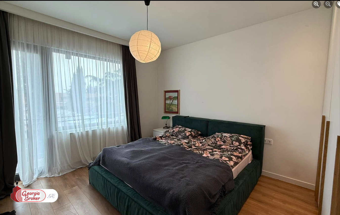 იყიდება ახალი გარემონტებული 4 ოთახიანი ბინა სოლოლაკში