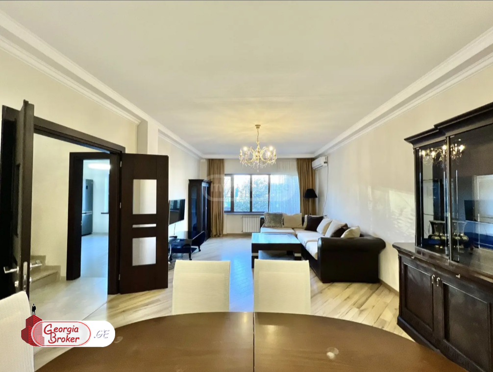 nearly repaired 8-room house for rent