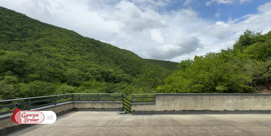 new build 8-room house for sale