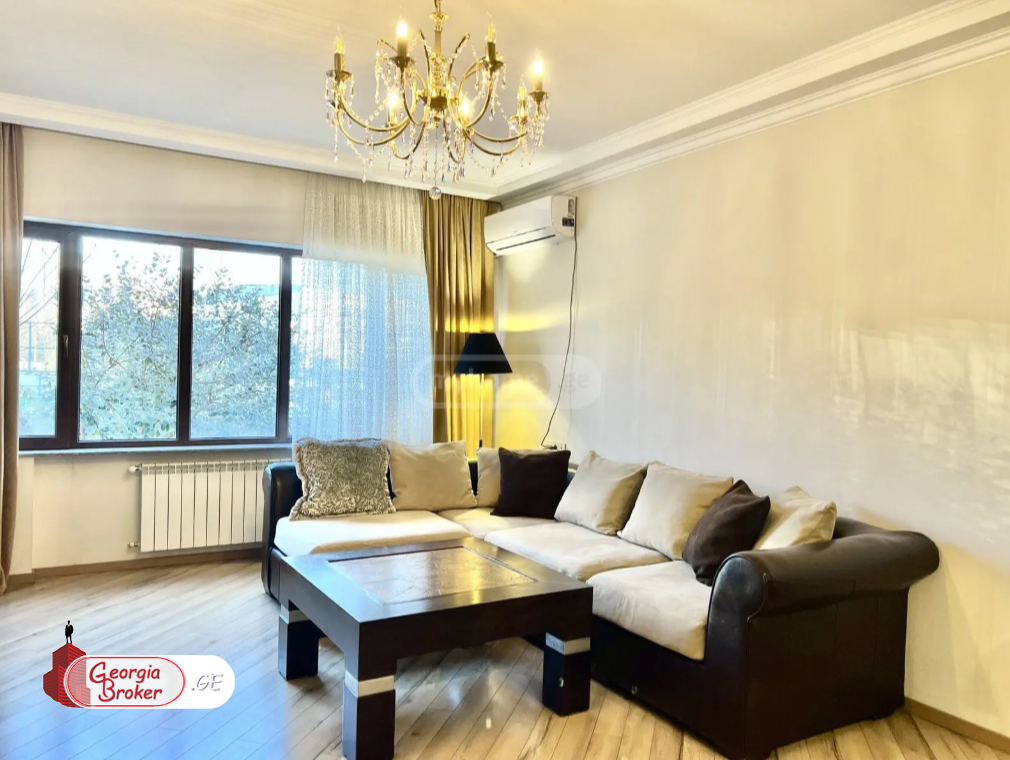 nearly repaired 8-room house for rent