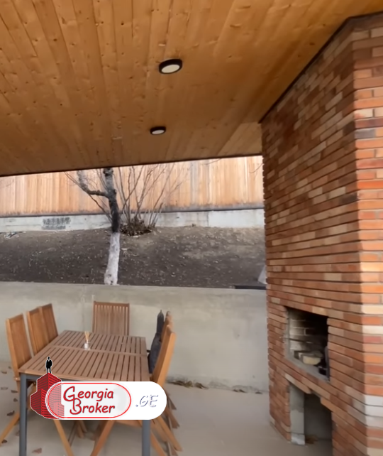 იყიდება ახალი გარემონტებული 6 ოთახიანი სახლი