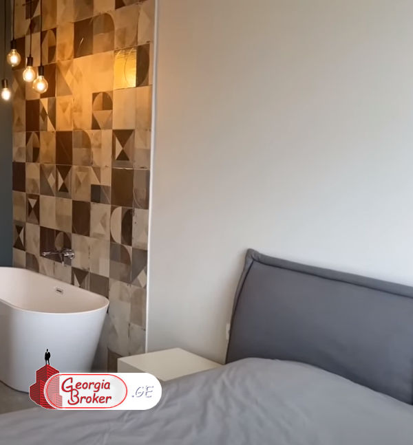 იყიდება ახალი გარემონტებული 6 ოთახიანი სახლი