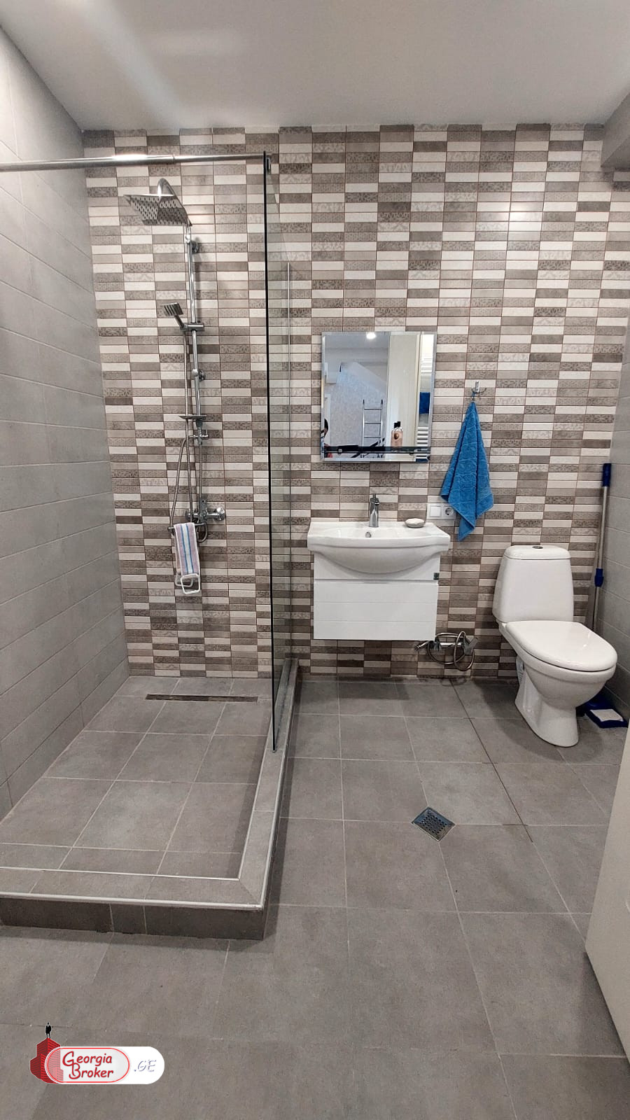 ქირავდება სახლი  დიდ დიღომში, ზურგოვანაში