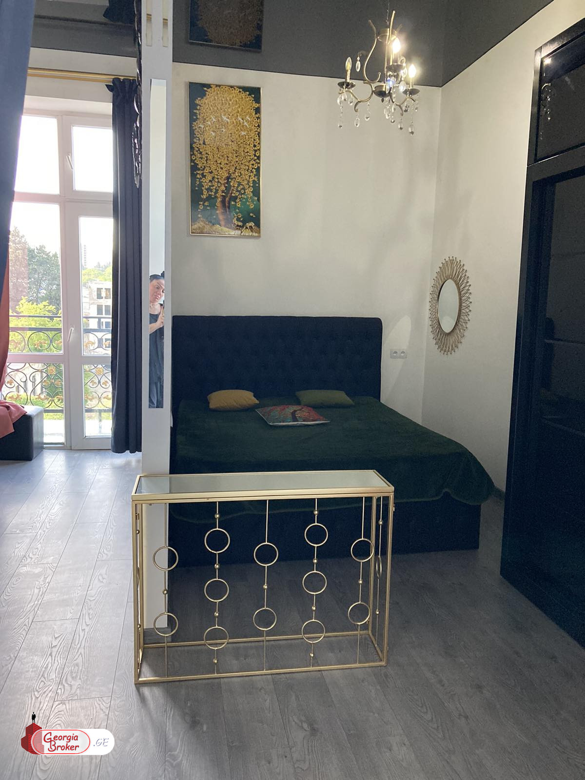 იყიდება ახალი გარემონტებული 4 ოთახიანი ბინა ისანში