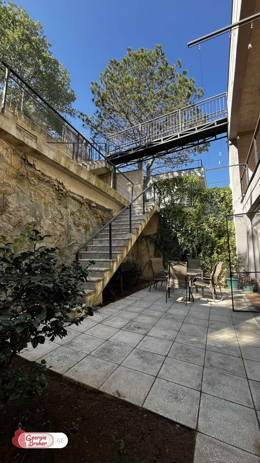 nearly repaired 7-room house for sale