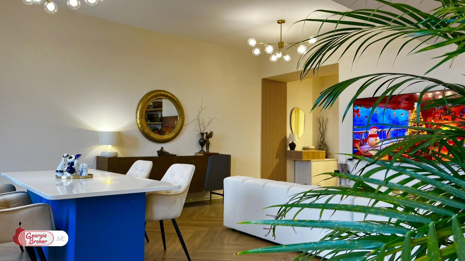 იყიდება ახალი გარემონტებული 3 ოთახიანი ბინა  ვაკეში