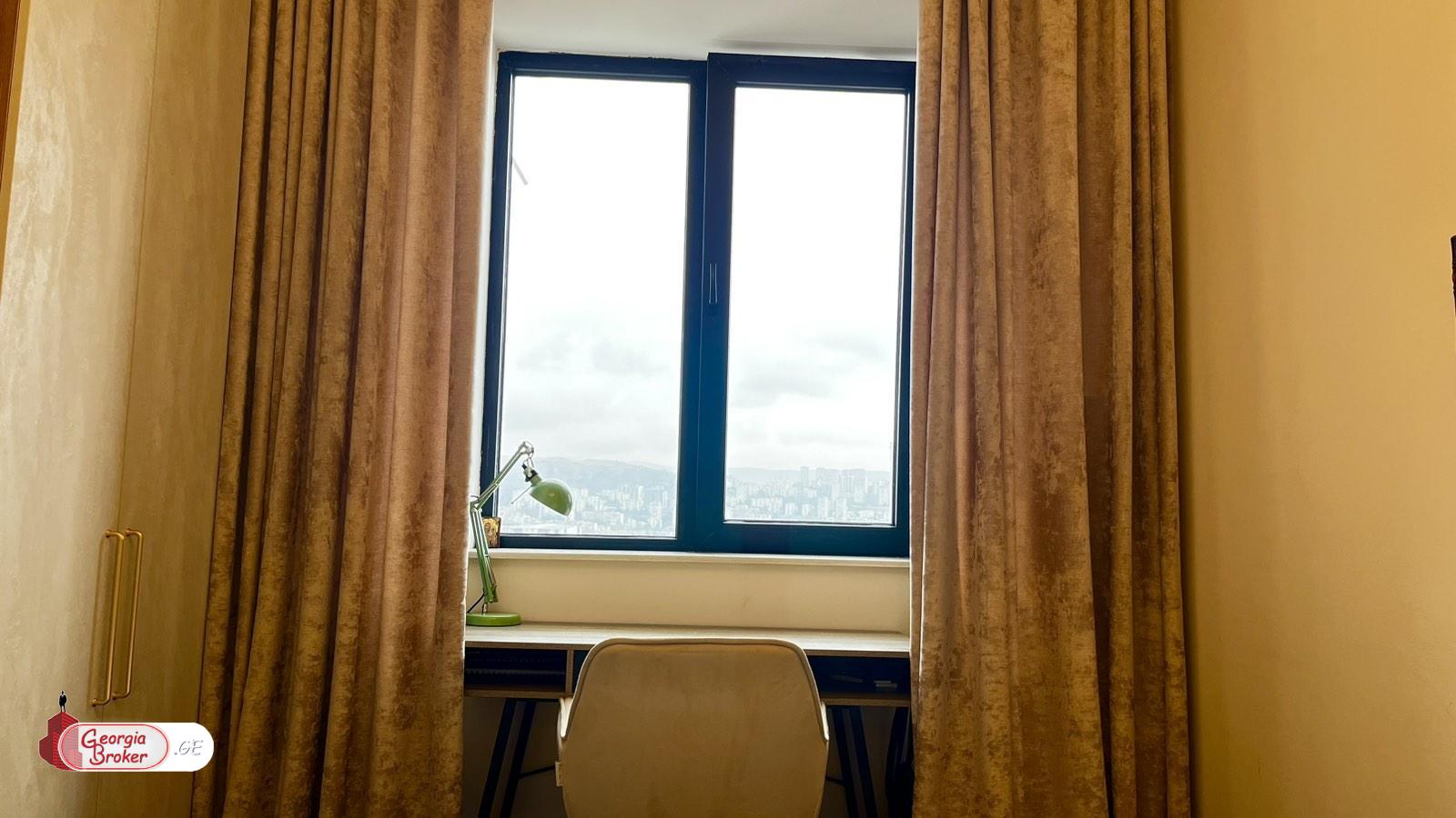 იყიდება ახალი გარემონტებული 3 ოთახიანი ბინა ვაკეში