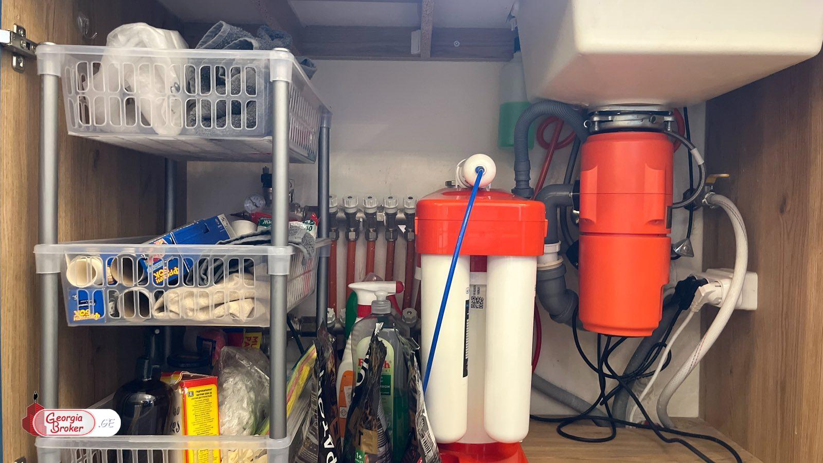 იყიდება ახალი გარემონტებული 3 ოთახიანი ბინა ვაკეში