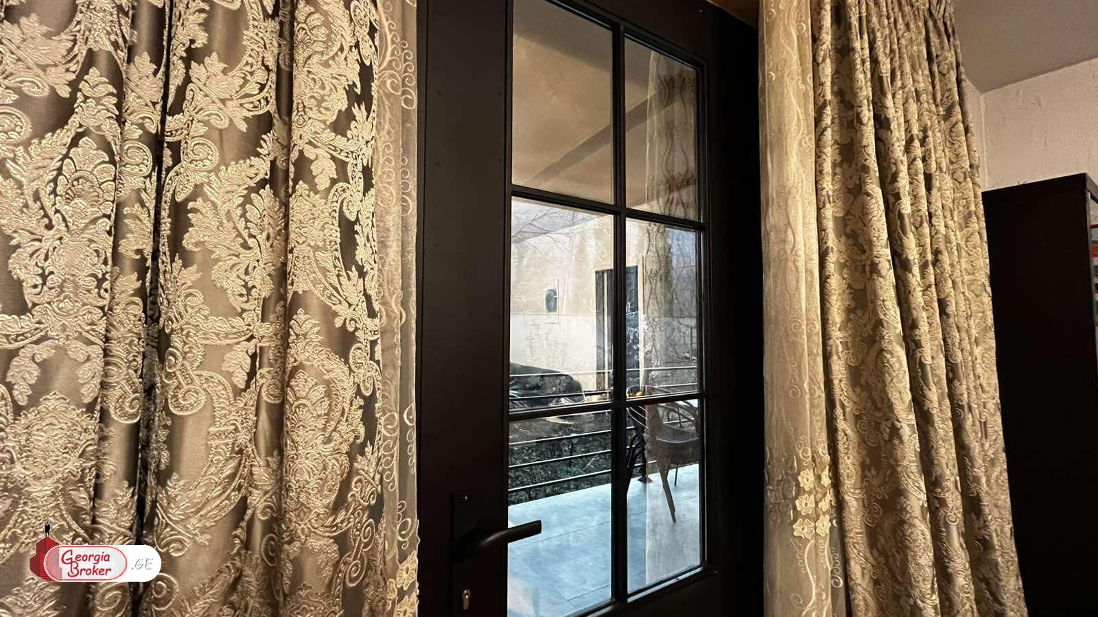 იყიდება ახალი გარემონტებული 7 ოთახიანი  აგარაკი მცხეთაში